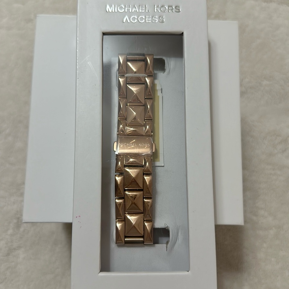 Michael Kors rose gold watch strap